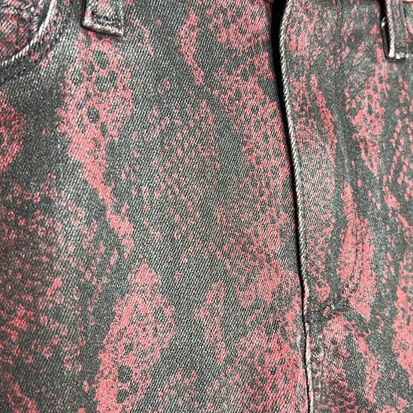 PAIGE Hoxton Ultra Skinny Pants Snake skin Print Red & Black size 26 - Picture 3 of 10